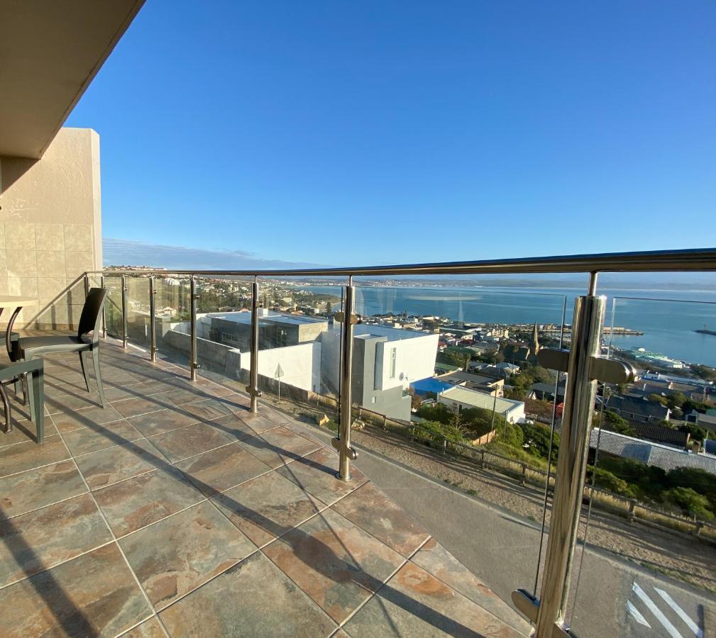 Bar-t-nique Guest House Mossel Bay Extérieur photo