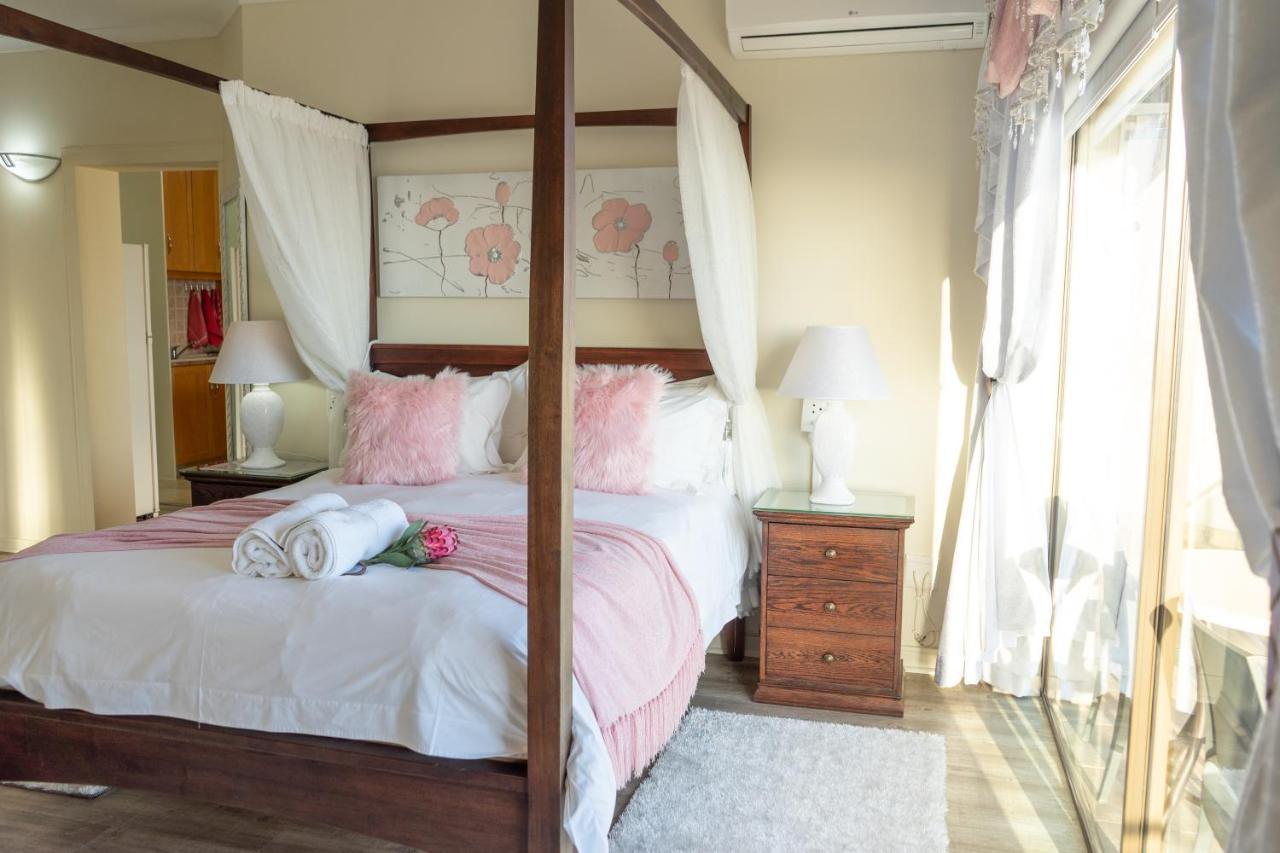Bar-t-nique Guest House Mossel Bay Extérieur photo