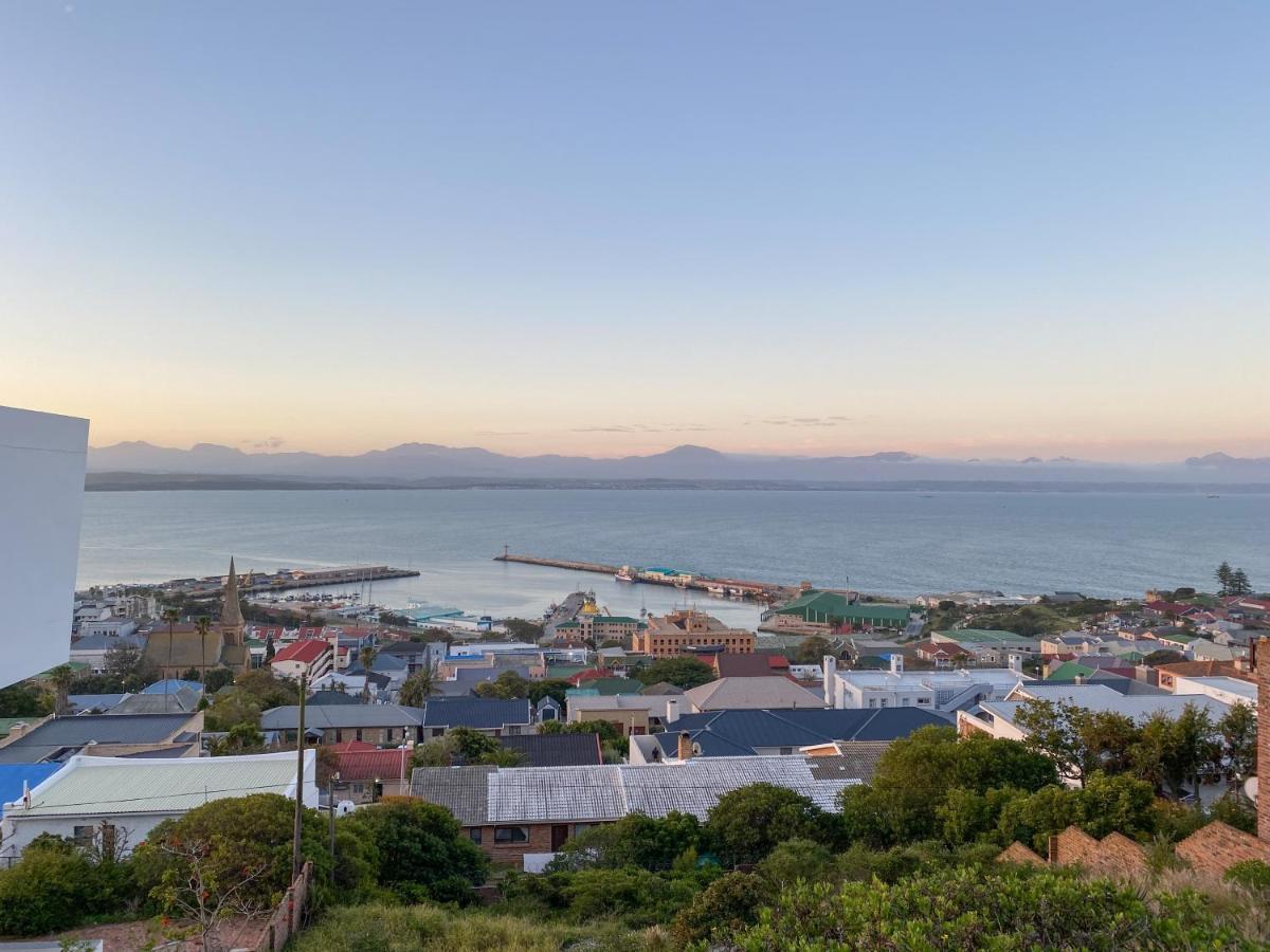 Bar-t-nique Guest House Mossel Bay Extérieur photo