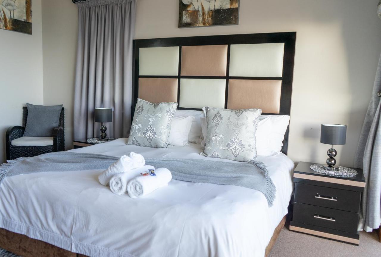 Bar-t-nique Guest House Mossel Bay Extérieur photo