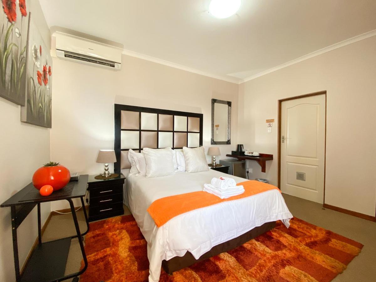Bar-t-nique Guest House Mossel Bay Extérieur photo