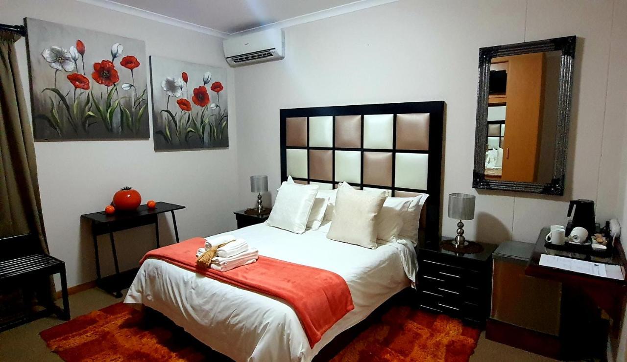 Bar-t-nique Guest House Mossel Bay Extérieur photo